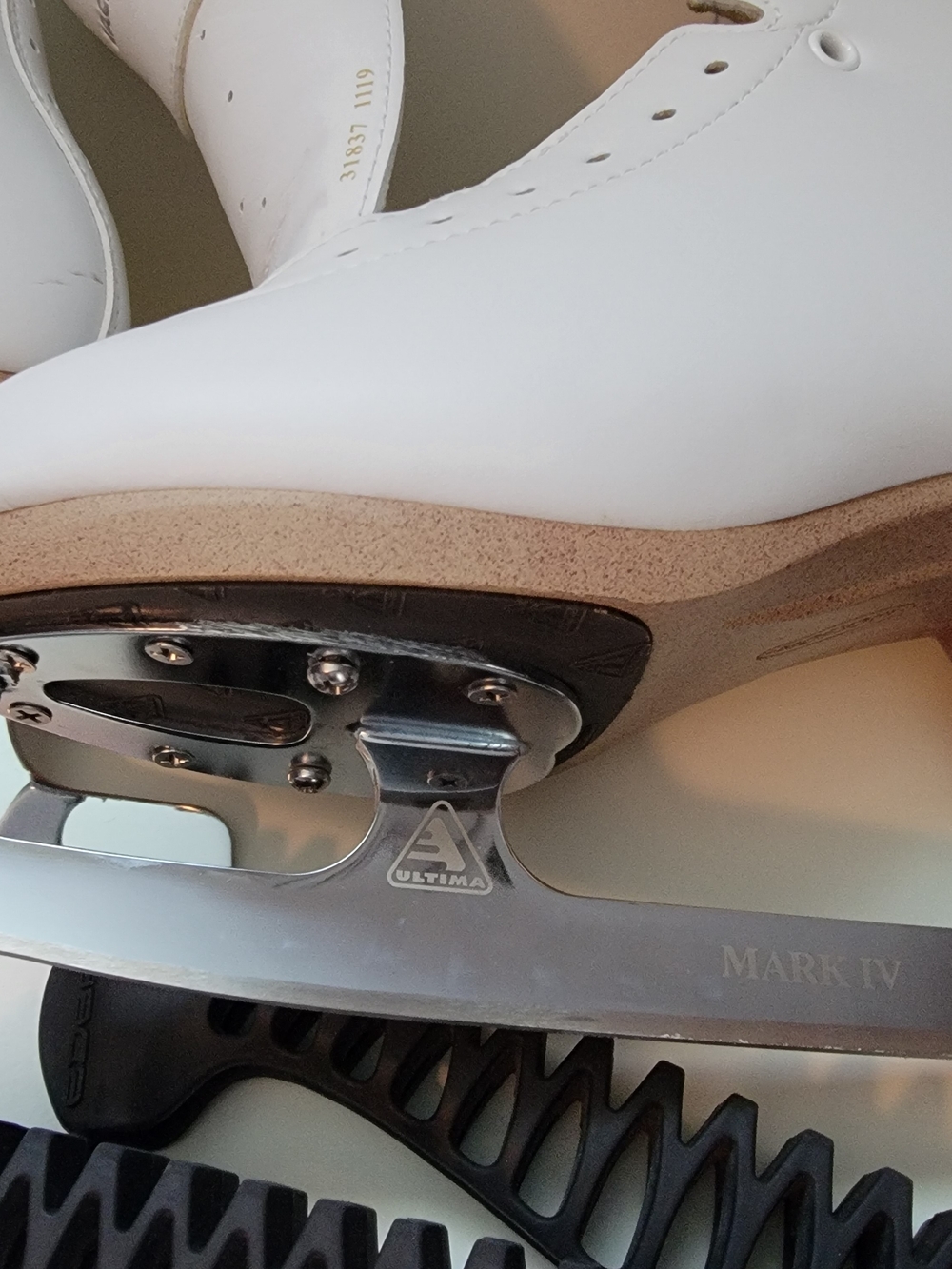 JACKSON White Women’s Ice Skates with Tan Heel - Picture 7 of 11